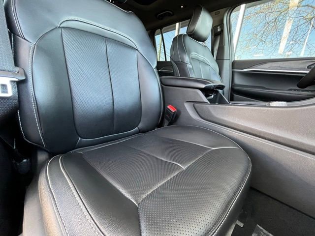 Used 2024 Jeep Grand Cherokee L Limited w/ Luxury Tech Group II AWD/4WD image 30