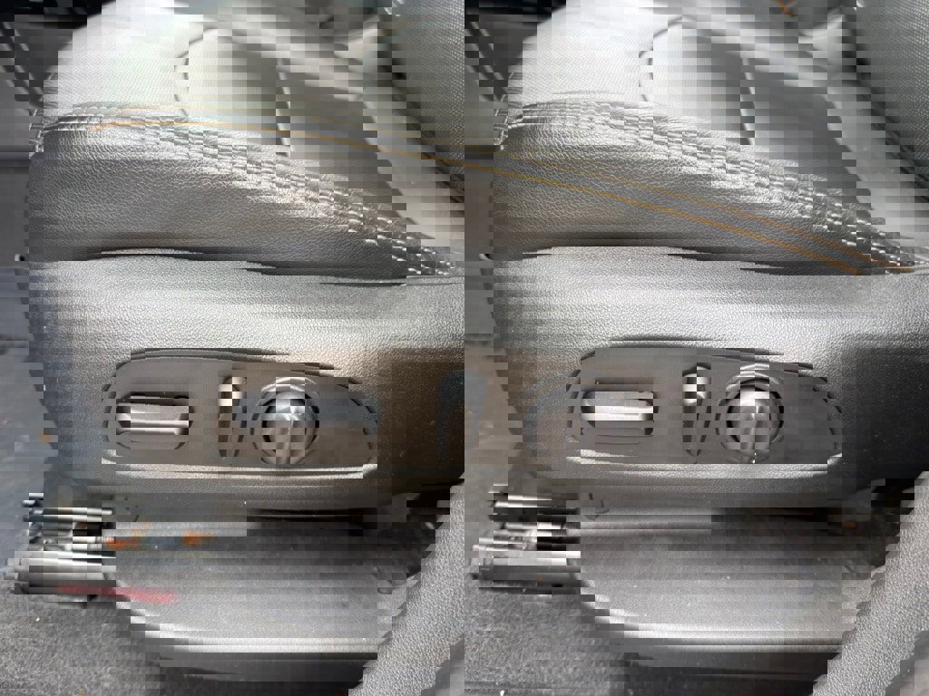 Used 2019 GMC Terrain SLT w/ Preferred Package image 23