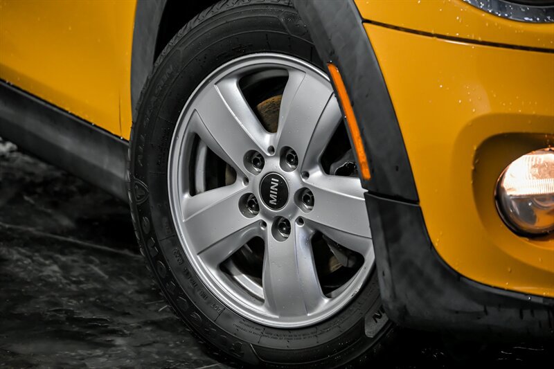 Used 2016 MINI Cooper 2-Door Hardtop image 3