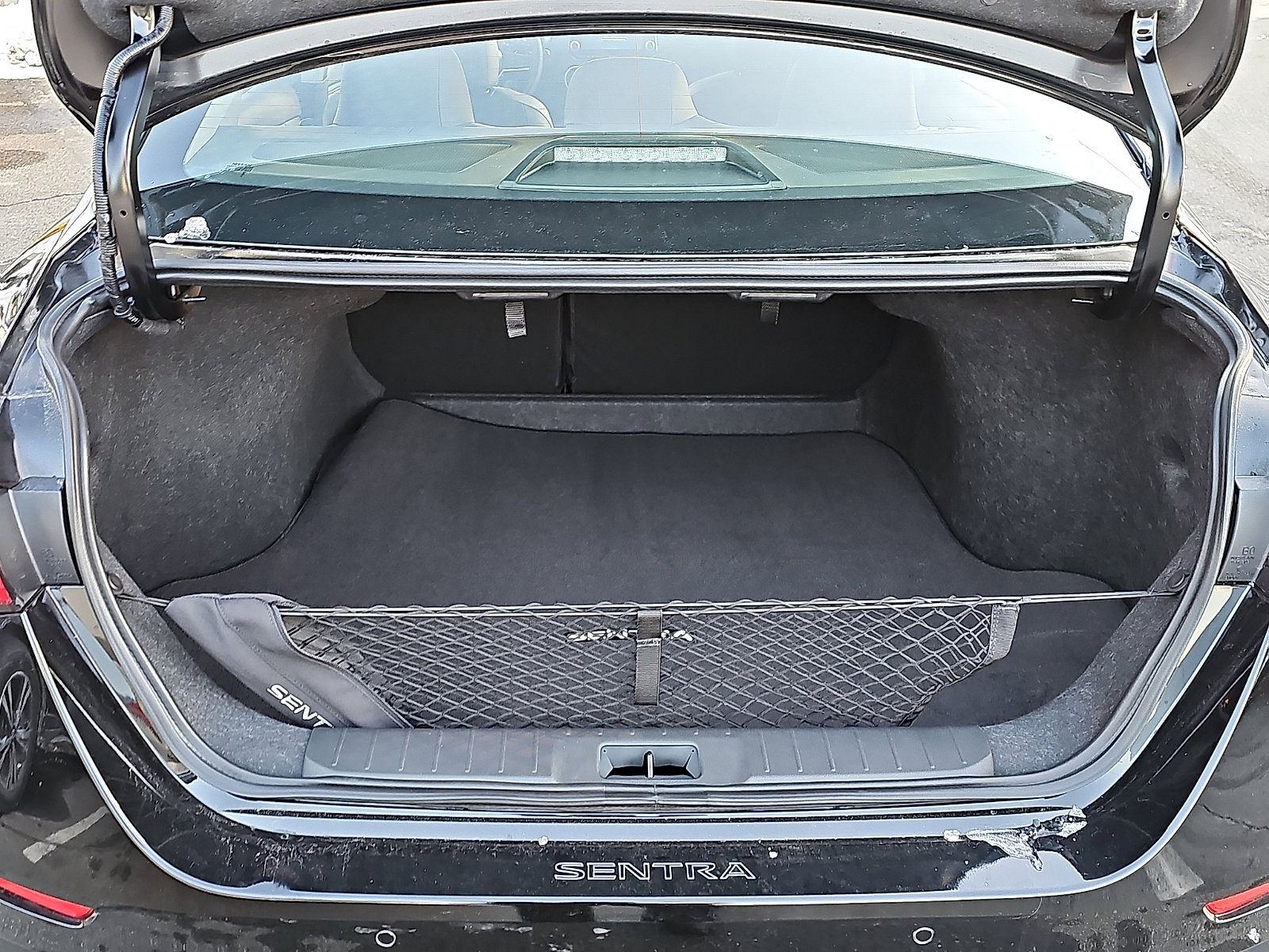 Used 2025 Nissan Sentra SR w/ SR Premium Package FWD image 29