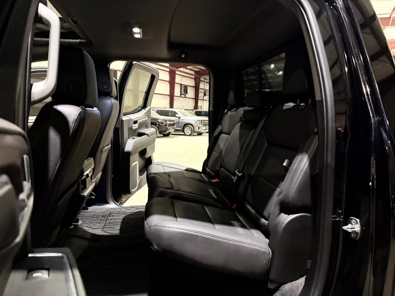 Used 2022 GMC Sierra 1500 SLT w/ SLT Convenience Package AWD/4WD image 19