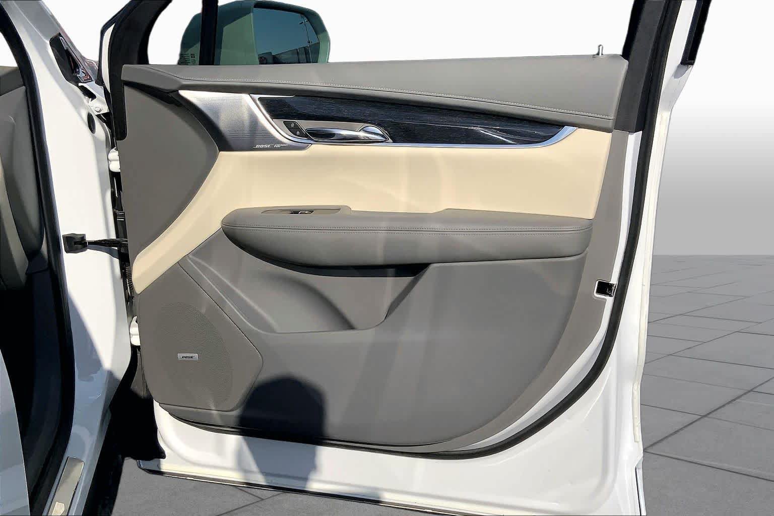 Used 2020 Cadillac XT6 Premium Luxury FWD image 23