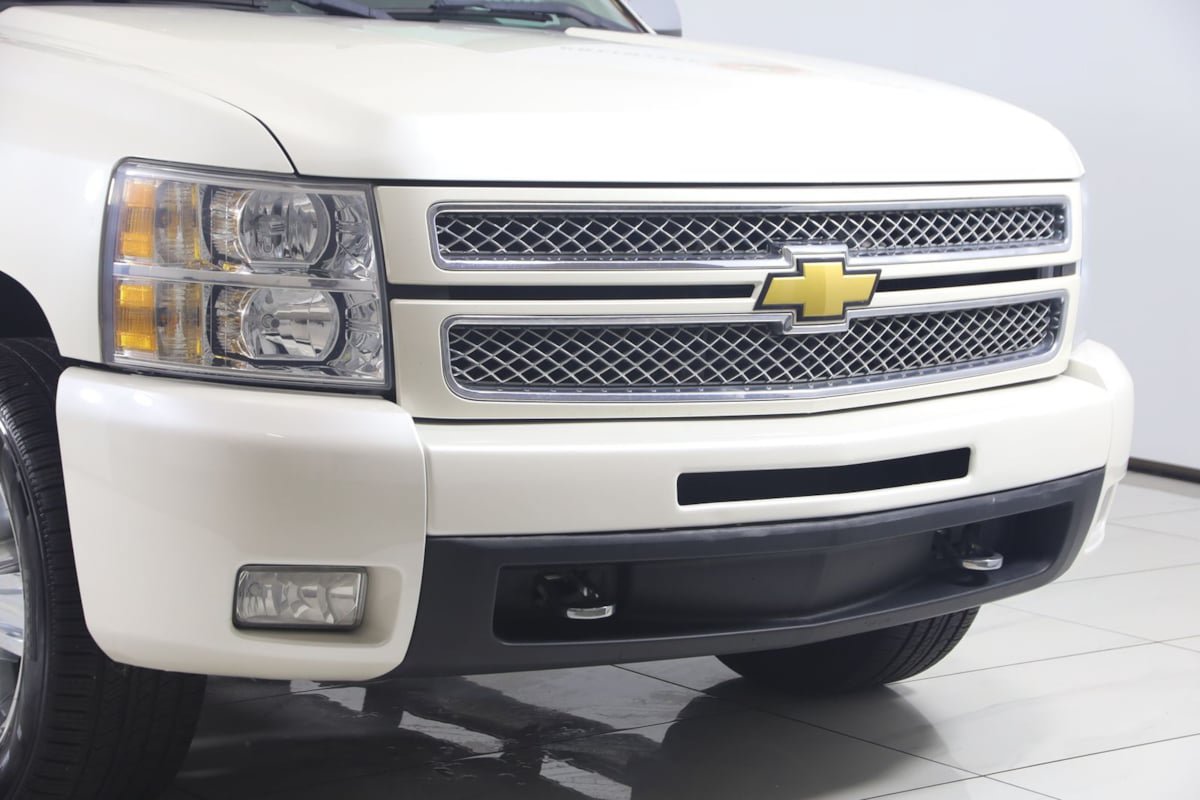 Used 2012 Chevrolet Silverado 1500 LTZ w/ LTZ White Diamond Edition AWD/4WD image 32