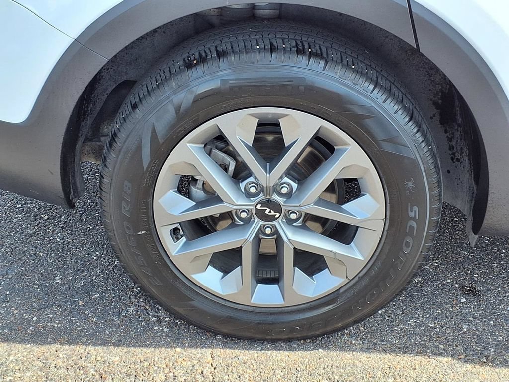 Used 2024 Kia Telluride LX FWD image 10