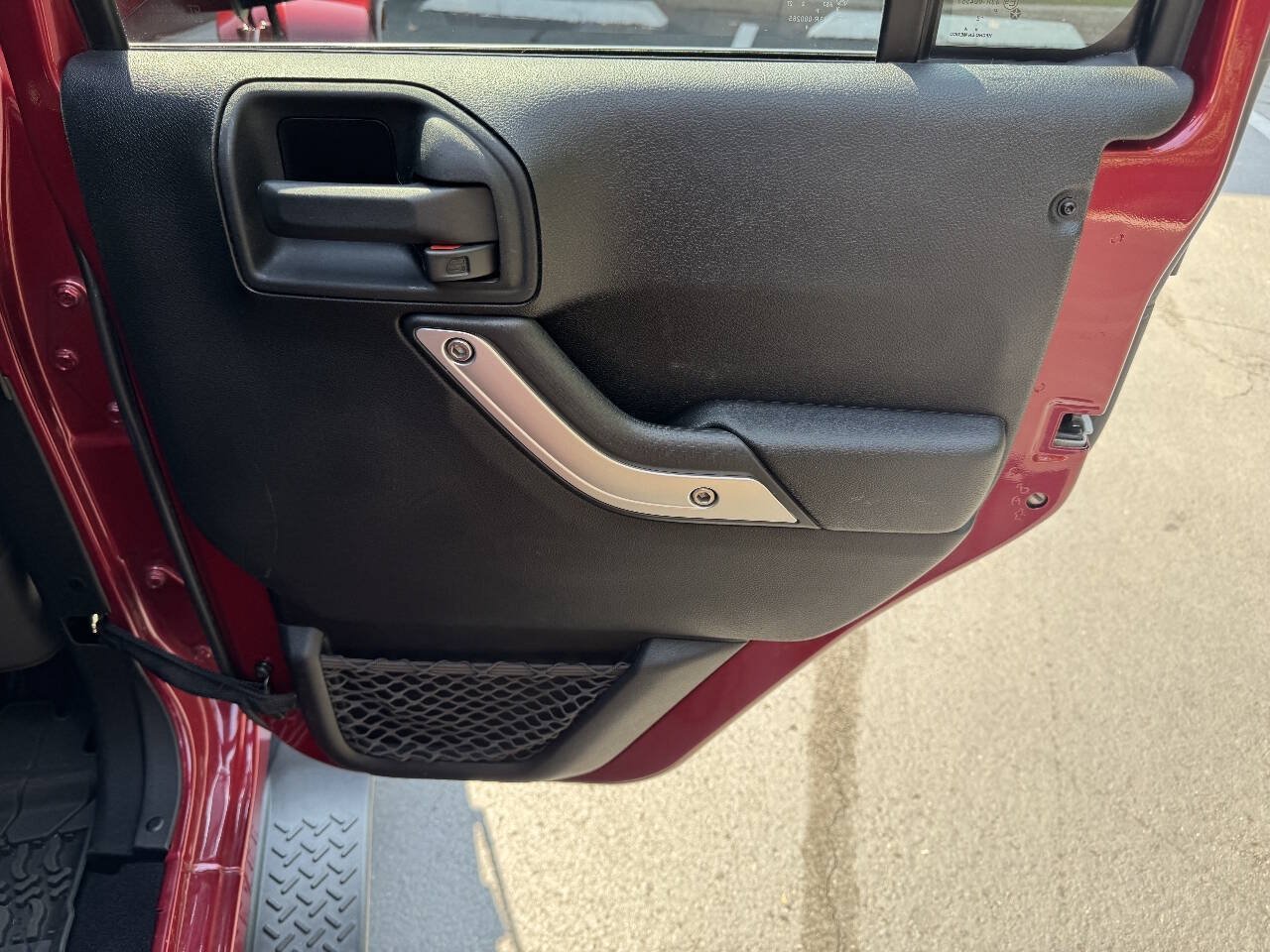 Used 2013 Jeep Wrangler Unlimited Sahara w/ Connectivity Group AWD/4WD image 15