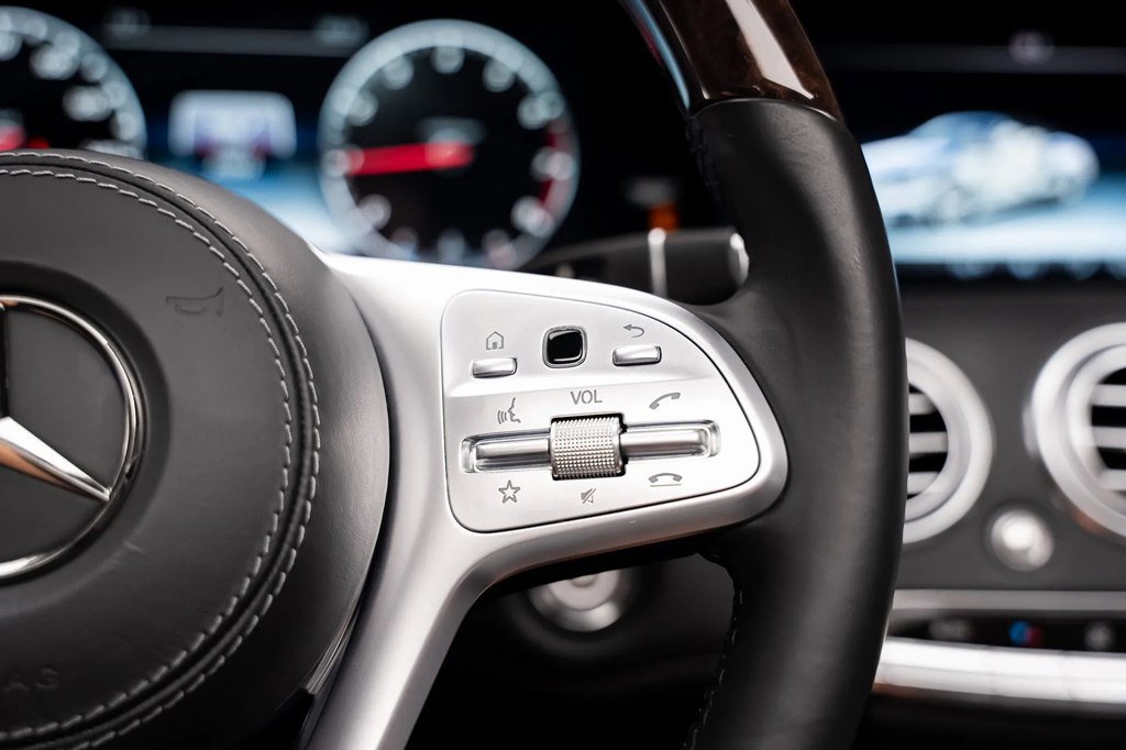 Used 2018 Mercedes-Benz S 560 Cabriolet image 30
