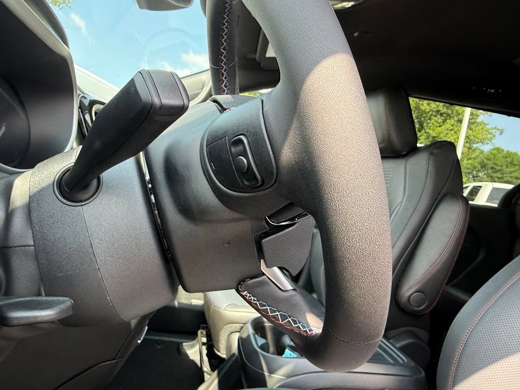 New 2027 Chrysler Pacifica Select FWD image 19