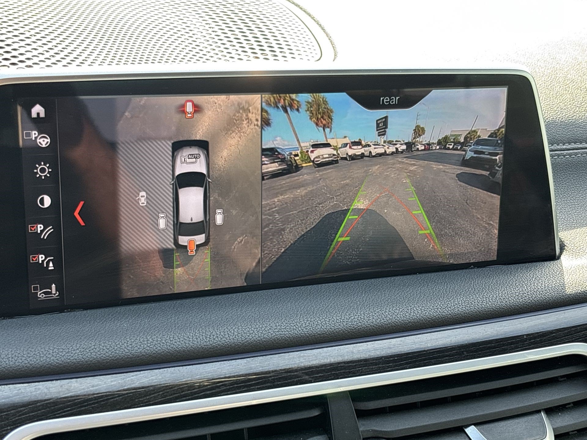 Used 2019 BMW 750i w/ M Sport Package RWD image 21