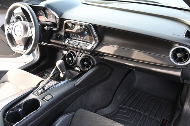 Used 2018 Chevrolet Camaro SS image 16