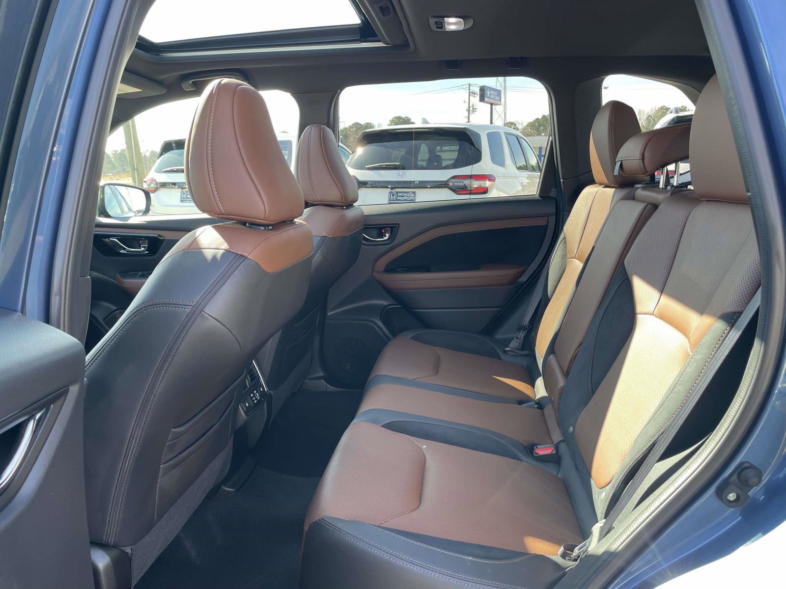 Used 2025 Subaru Forester Touring image 8