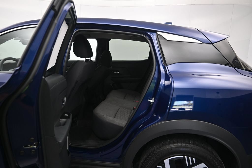 Used 2025 Nissan Kicks SV FWD image 22