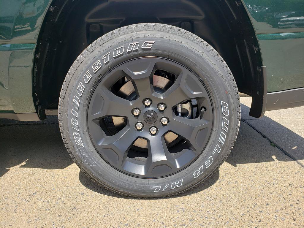 New 2026 RAM 1500 Express AWD/4WD image 24