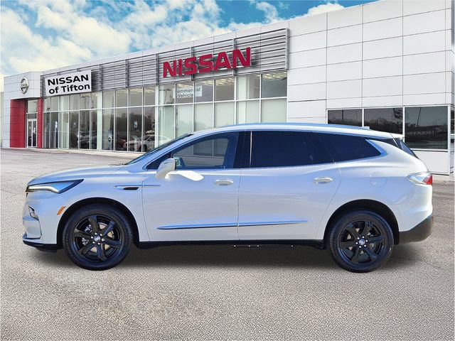 Used 2023 Buick Enclave Essence w/ Sport Touring Edition image 7