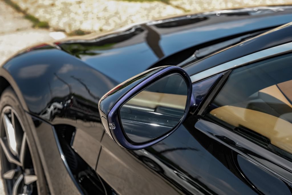 Used 2020 Aston Martin V8 Vantage Coupe RWD image 33