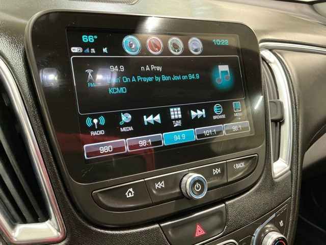 Used 2018 Chevrolet Malibu Premier w/ Premier Sun and Wheel Package image 24