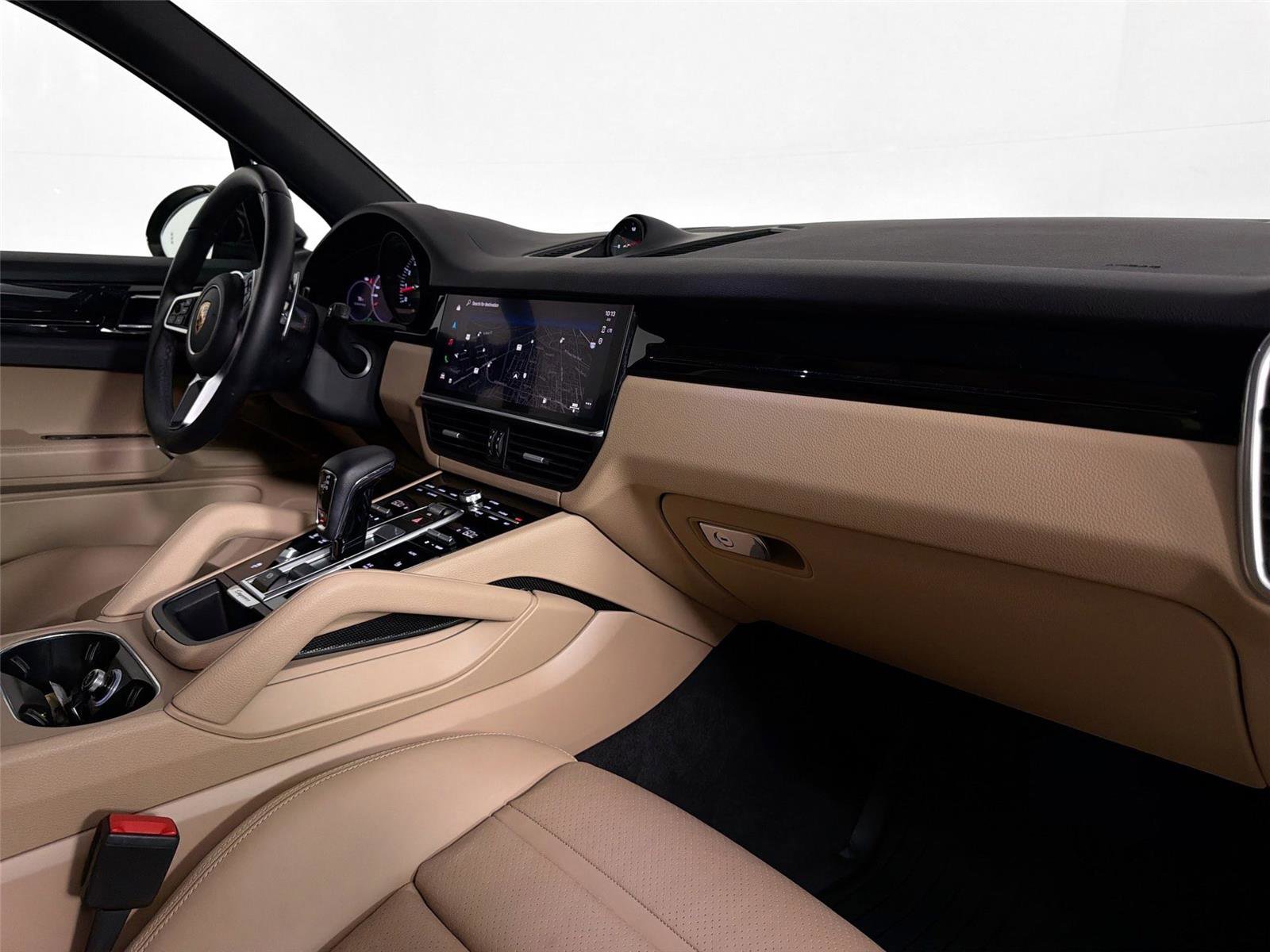 Certified 2022 Porsche Cayenne GTS AWD/4WD image 29