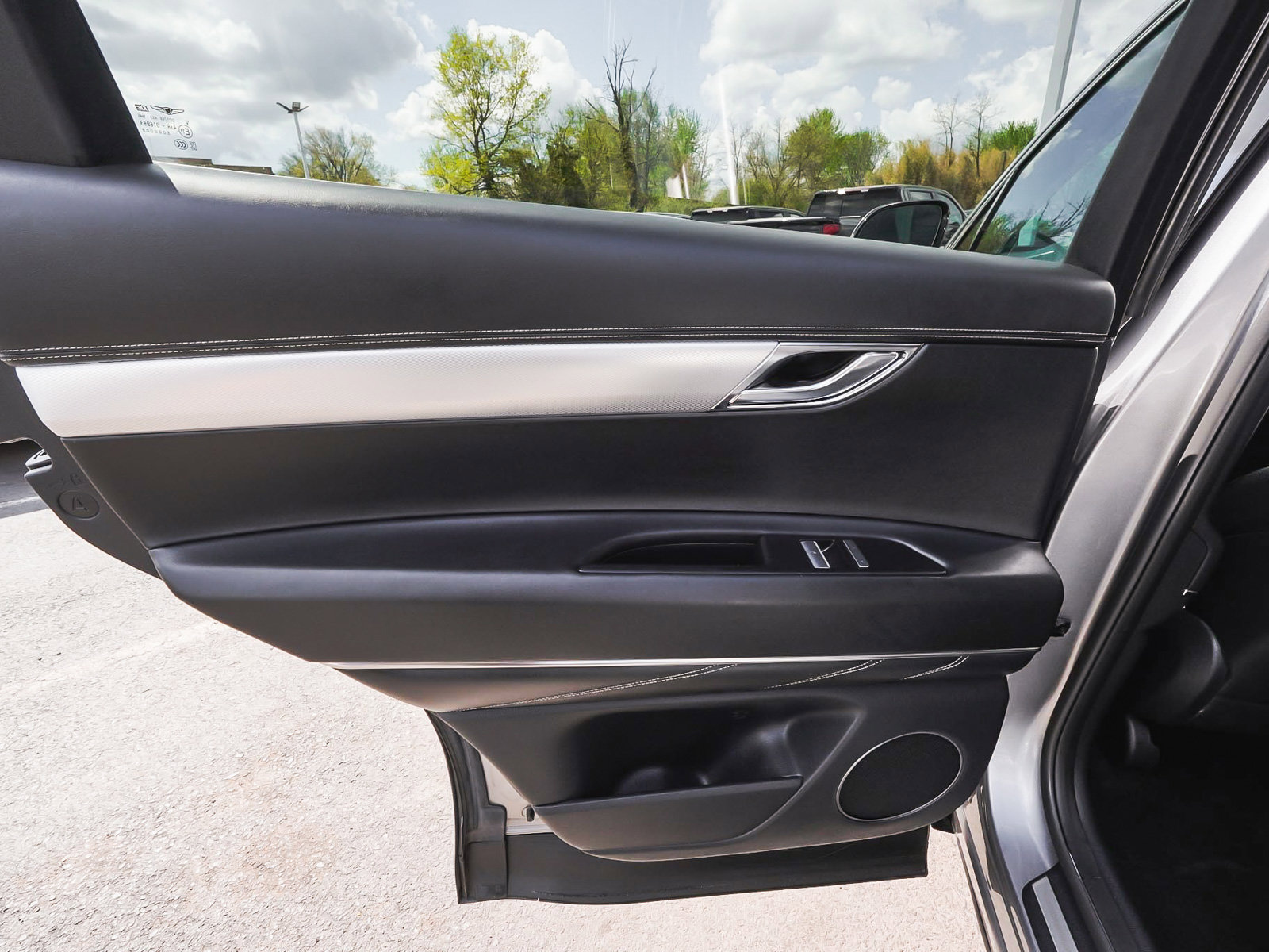 Used 2021 Genesis GV80 2.5T Select AWD/4WD image 11