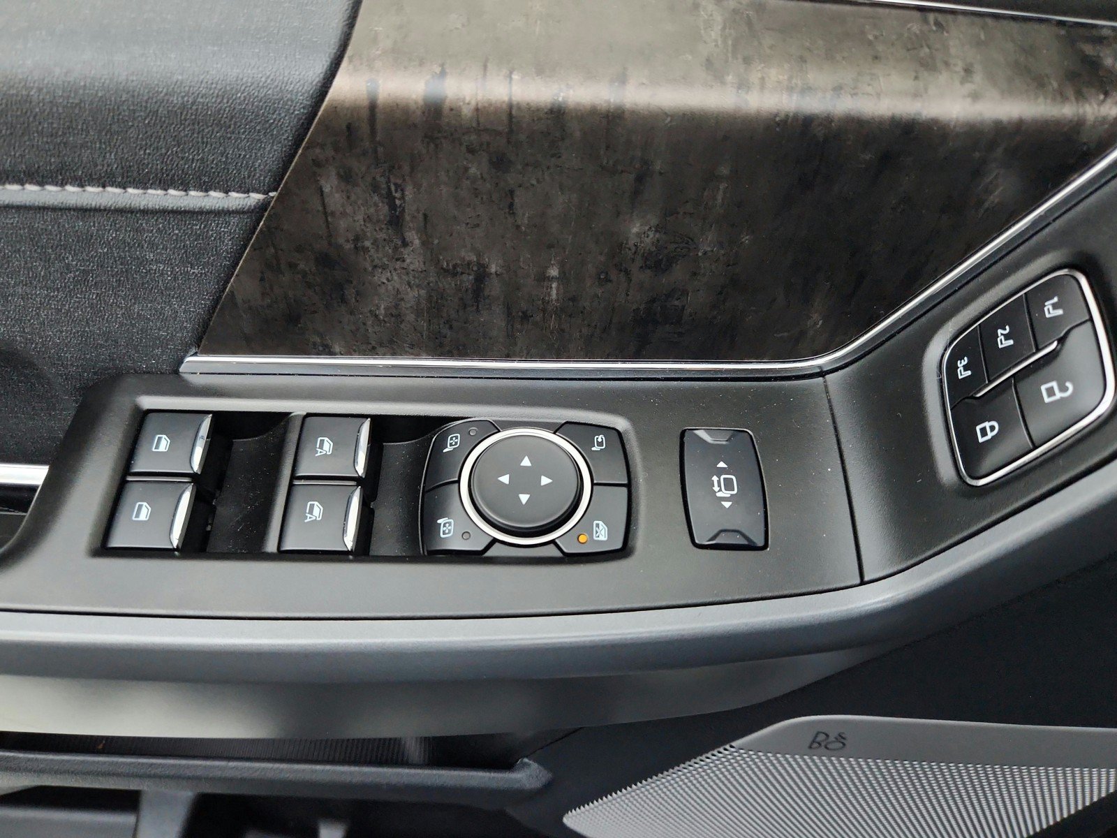 Used 2024 Ford F250 Lariat w/ Black Appearance Package AWD/4WD image 18