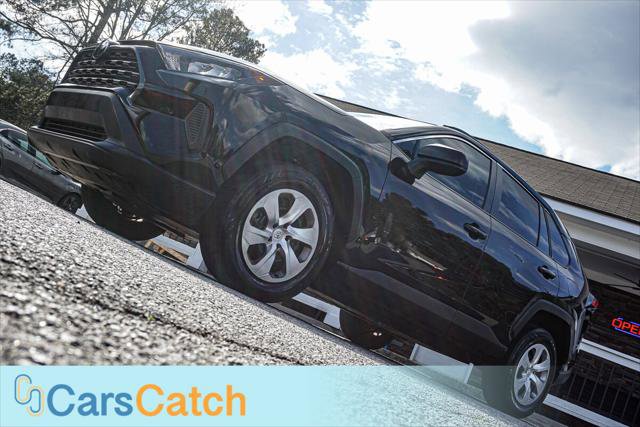 Used 2019 Toyota RAV4 LE image 4