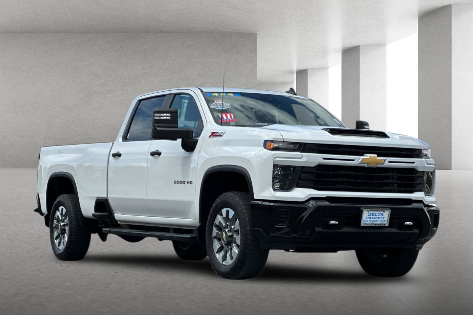 Used 2024 Chevrolet Silverado 2500 Custom w/ Custom Value Package AWD/4WD image 1