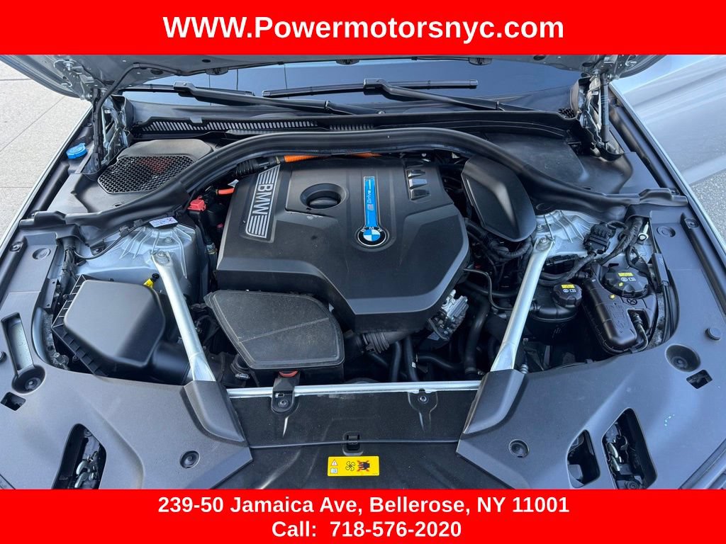 Used 2019 BMW 530e xDrive w/ Premium Package AWD/4WD image 21