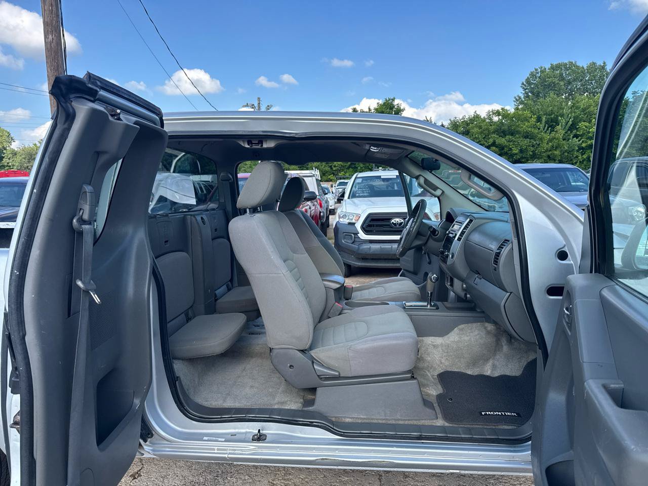 Used 2015 Nissan Frontier S RWD image 20