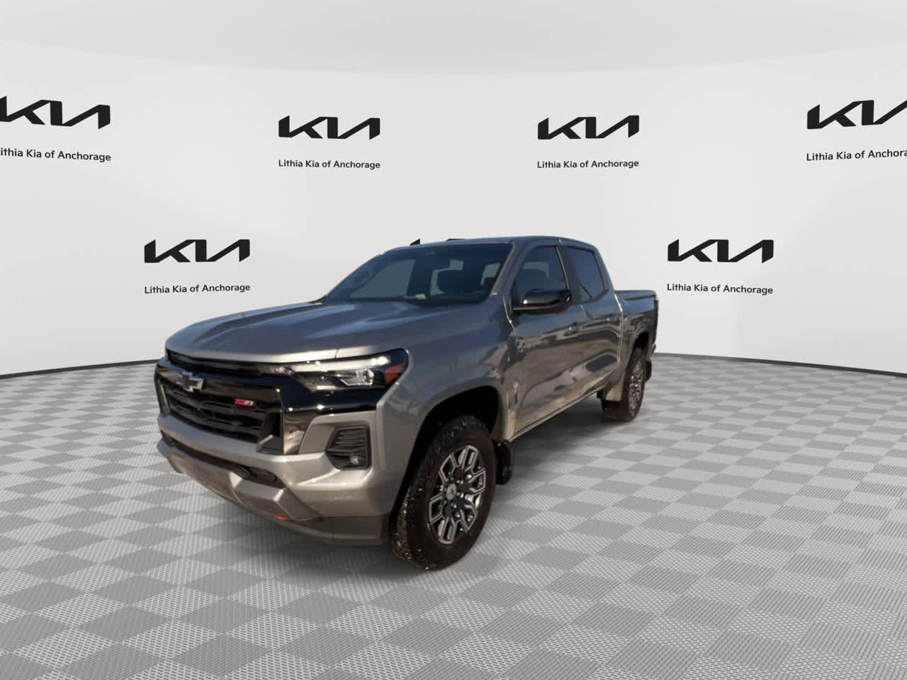 Used 2024 Chevrolet Colorado Z71 w/ Z71 Convenience Package 2 image 4