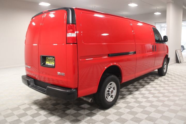 Used 2024 GMC Savana 3500 Extended image 10
