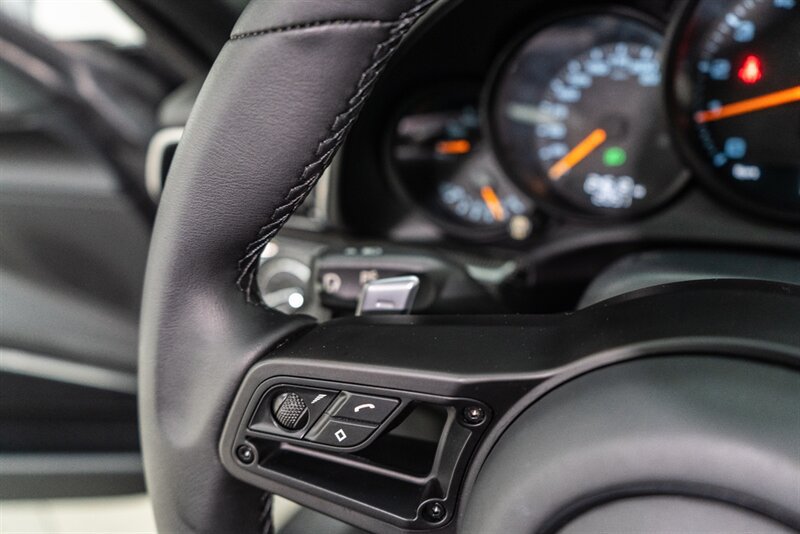 Used 2018 Porsche 911 GT3 RWD image 82