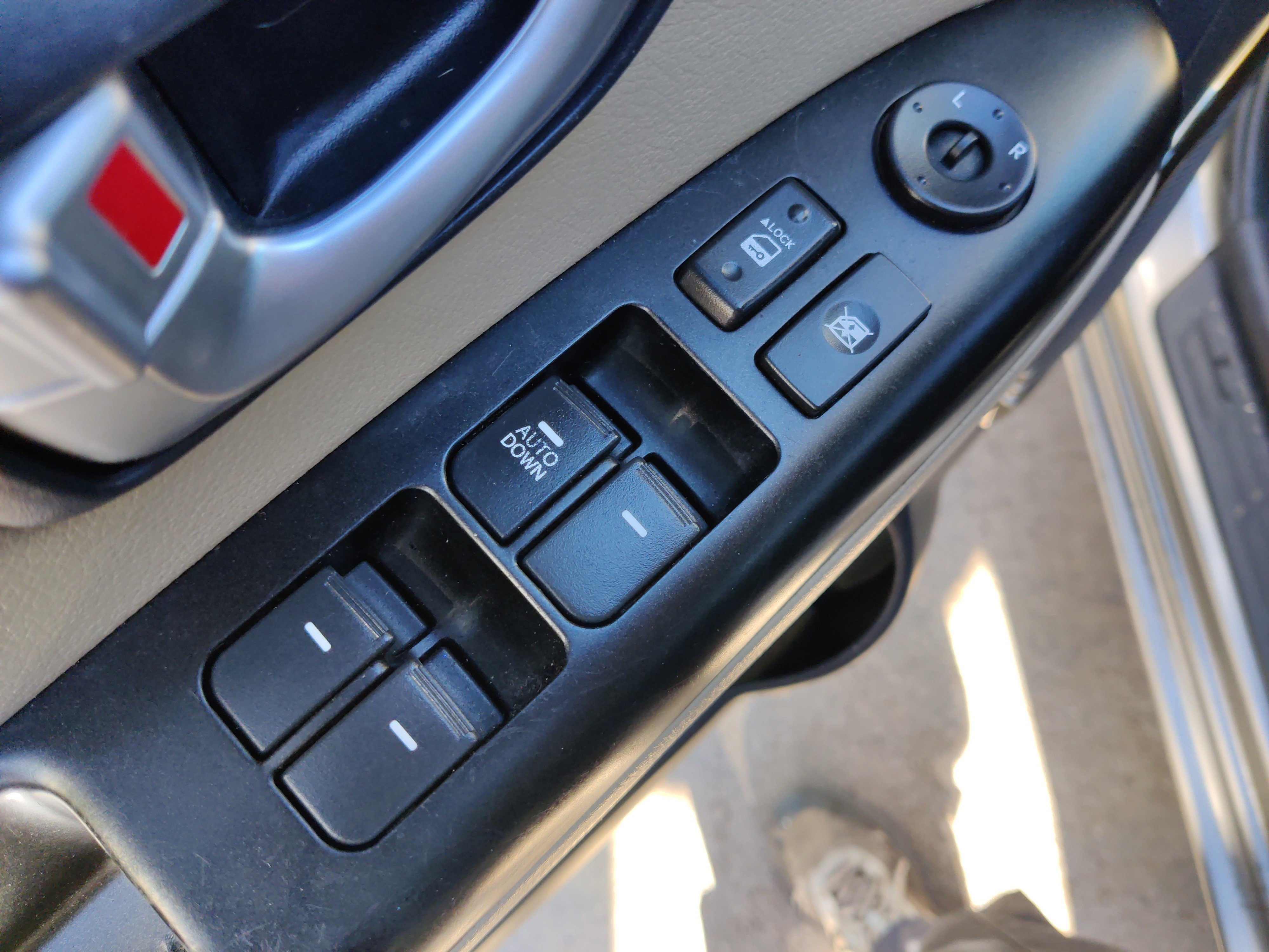 Used 2012 Kia Soul ! w/ Premium Pkg image 24