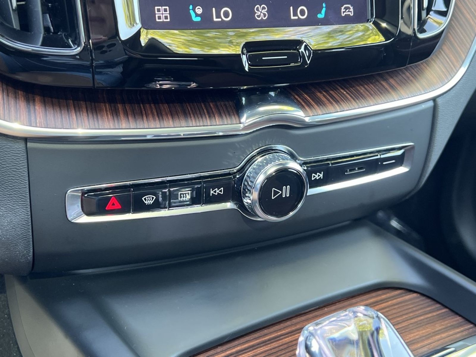 Used 2023 Volvo XC60 B5 Ultimate w/ Climate Package AWD/4WD image 15