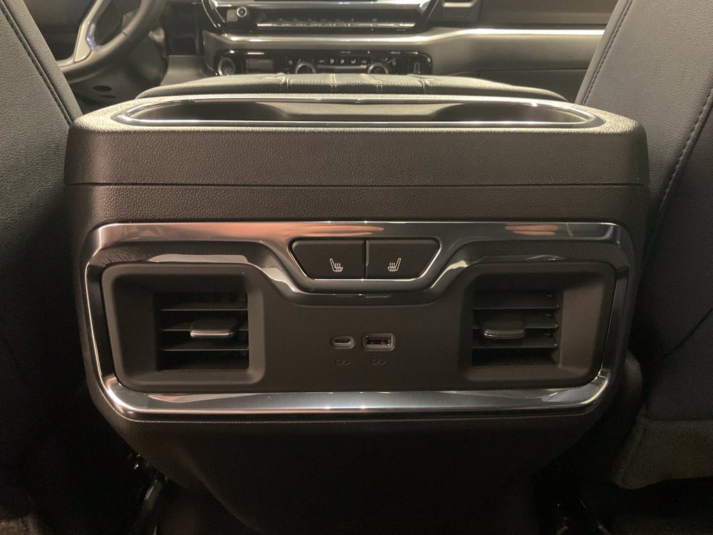 Used 2026 Chevrolet Silverado 1500 High Country AWD/4WD image 32