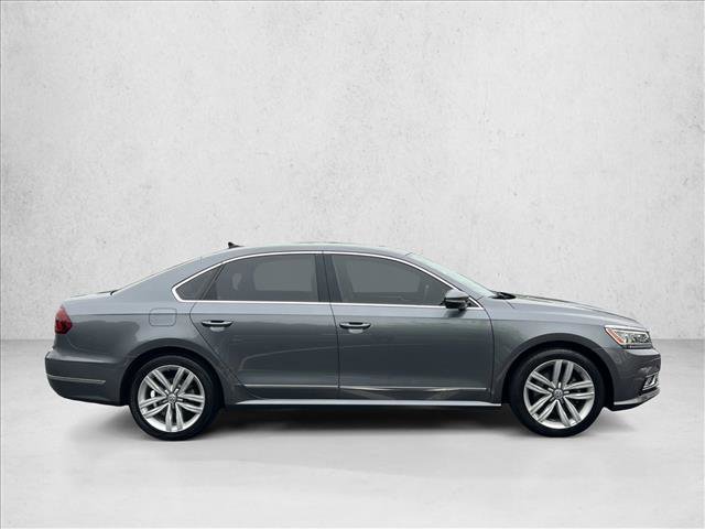 Used 2017 Volkswagen Passat 1.8T SE FWD image 4