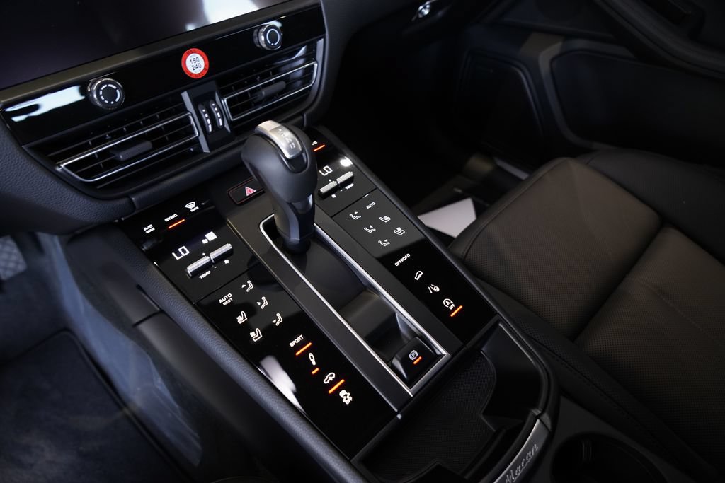 New 2026 Porsche Macan S AWD/4WD image 17