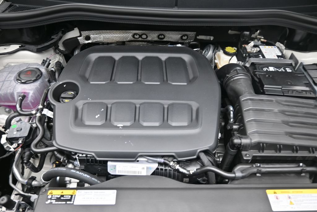 New 2026 Volkswagen Tiguan SE R-Line FWD image 31