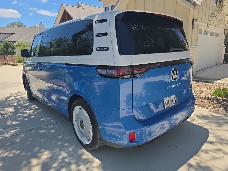 Certified 2025 Volkswagen ID. Buzz 1st Edition AWD/4WD image 8
