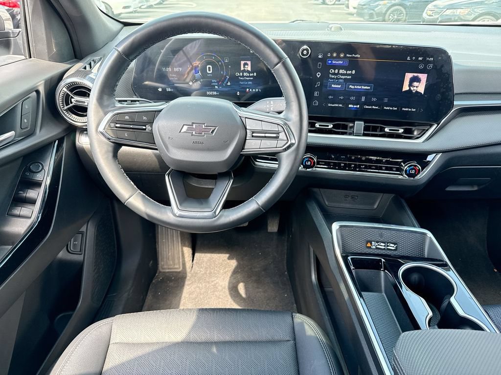 Used 2025 Chevrolet Equinox LT w/ Convenience Package II FWD image 14
