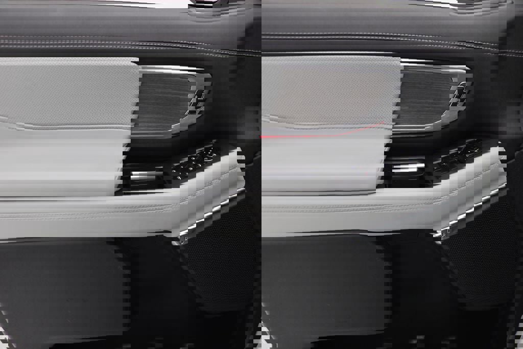 Used 2025 Ford Expedition Max Platinum w/ Platinum Ultimate Package image 17