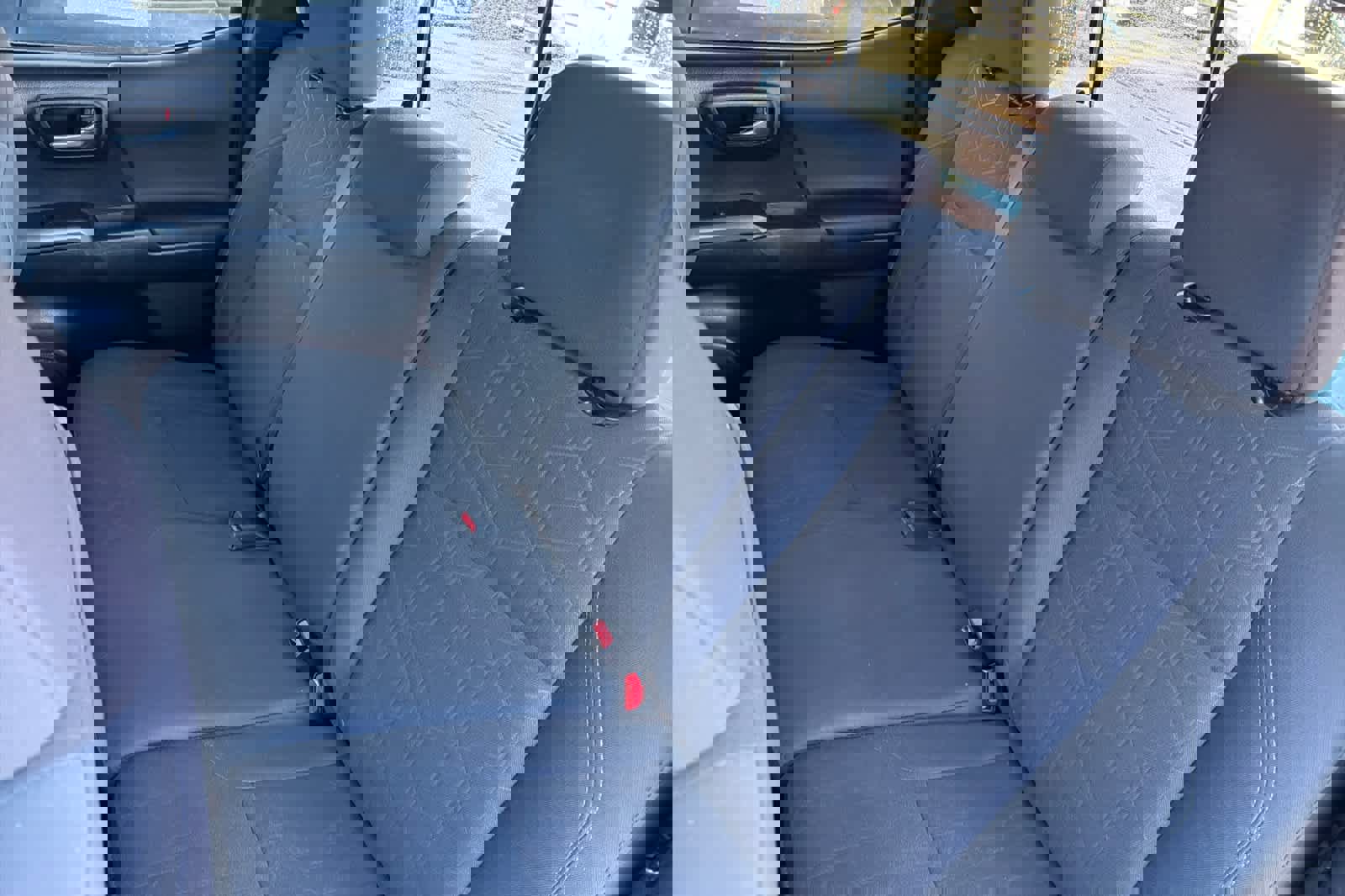 Used 2017 Toyota Tacoma TRD Sport w/ Tow Package (A/T) image 4