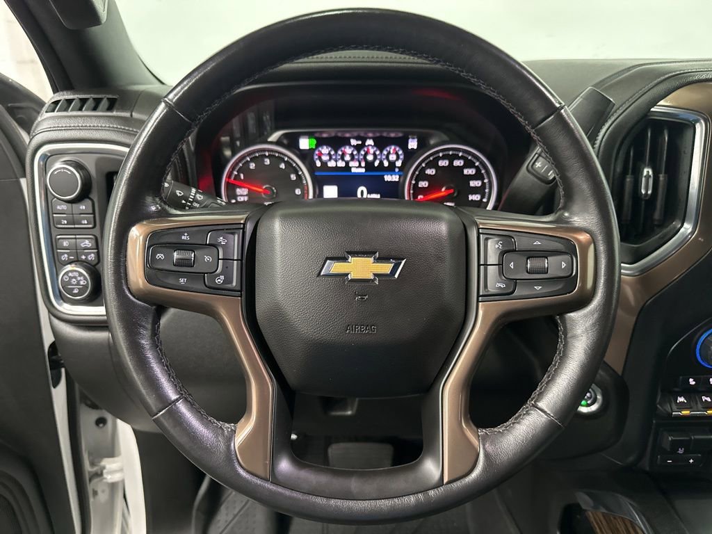 Used 2019 Chevrolet Silverado 1500 High Country w/ Technology Package AWD/4WD image 16