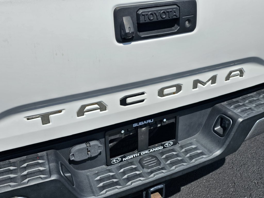 Used 2017 Toyota Tacoma SR5 w/ Tow Package RWD image 8