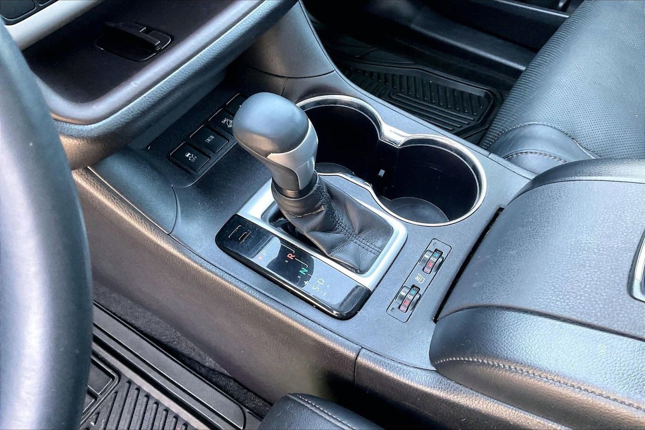 Used 2018 Toyota Highlander Limited image 34