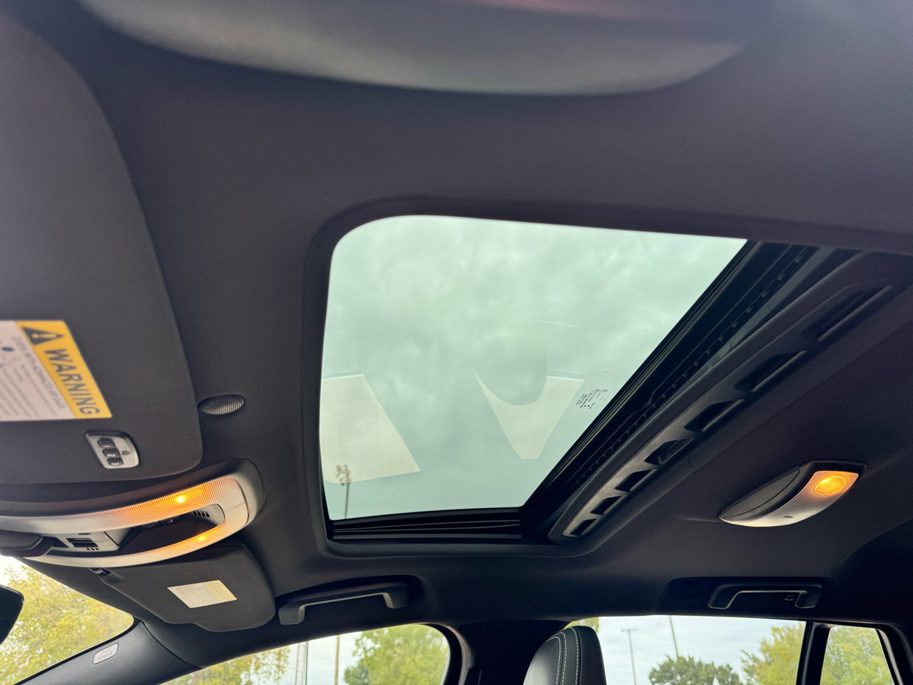 Used 2015 Volvo V60 T5 Platinum image 17