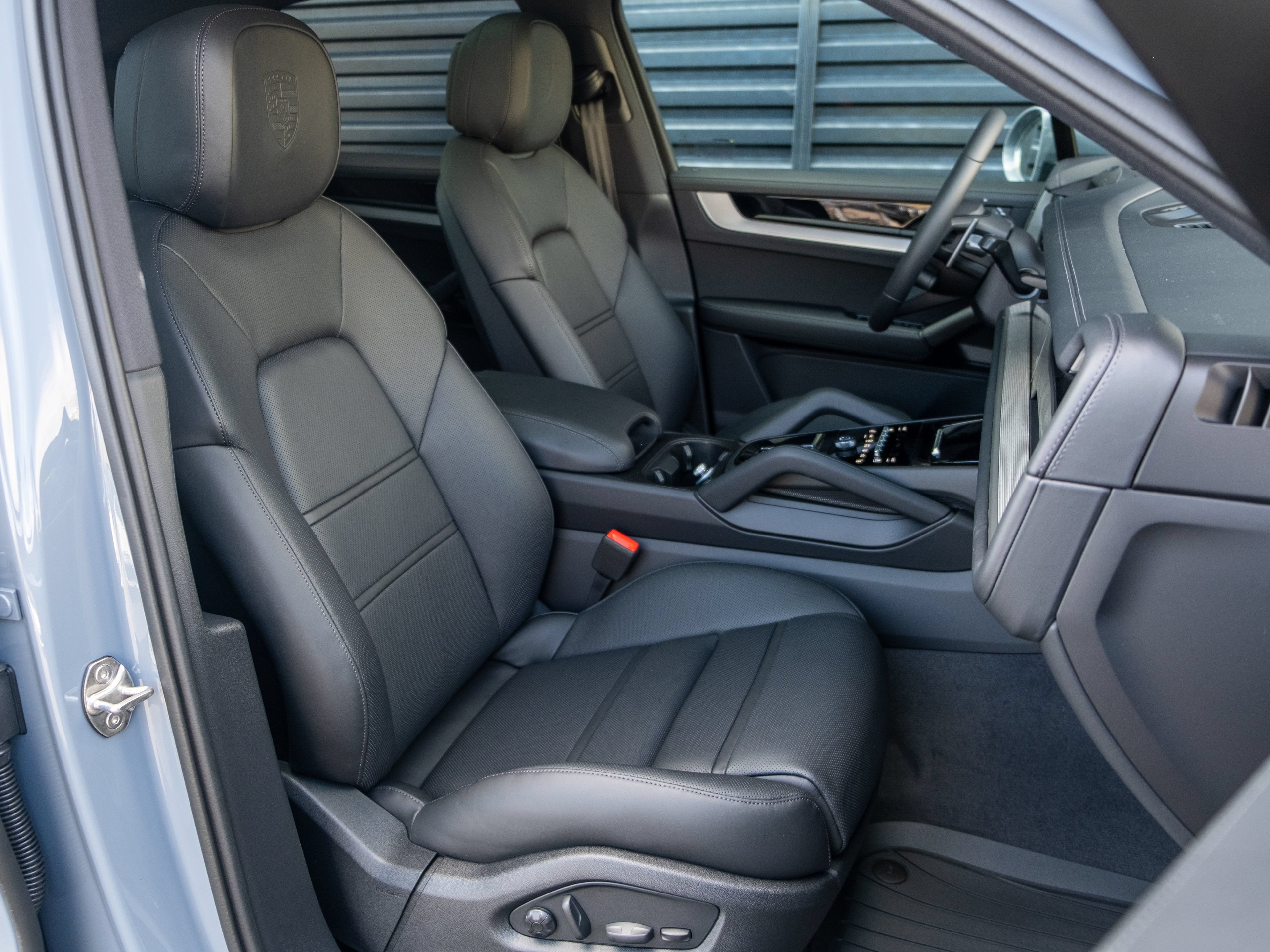 New 2026 Porsche Cayenne S AWD/4WD image 37