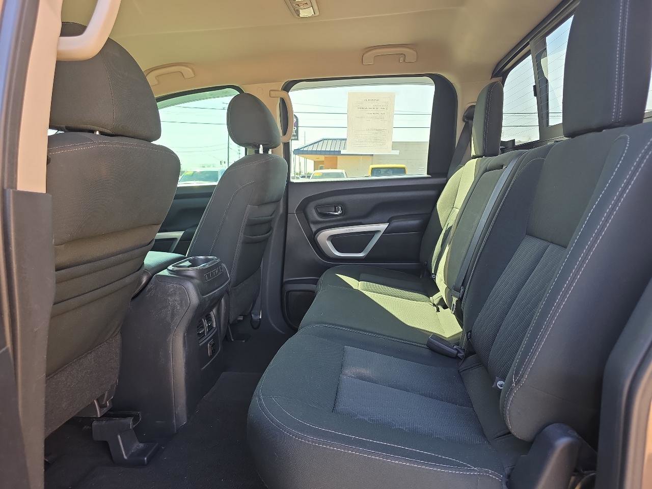 Used 2017 Nissan Titan SV image 22