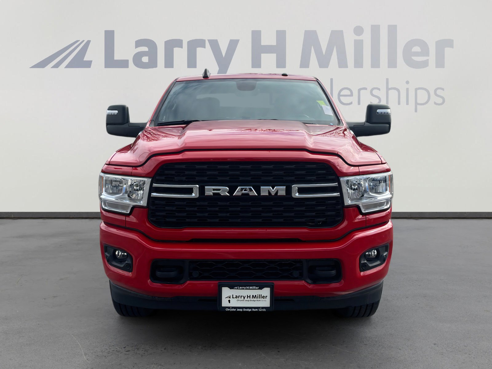 Used 2024 RAM 2500 Big Horn w/ Sport Appearance Package image 8