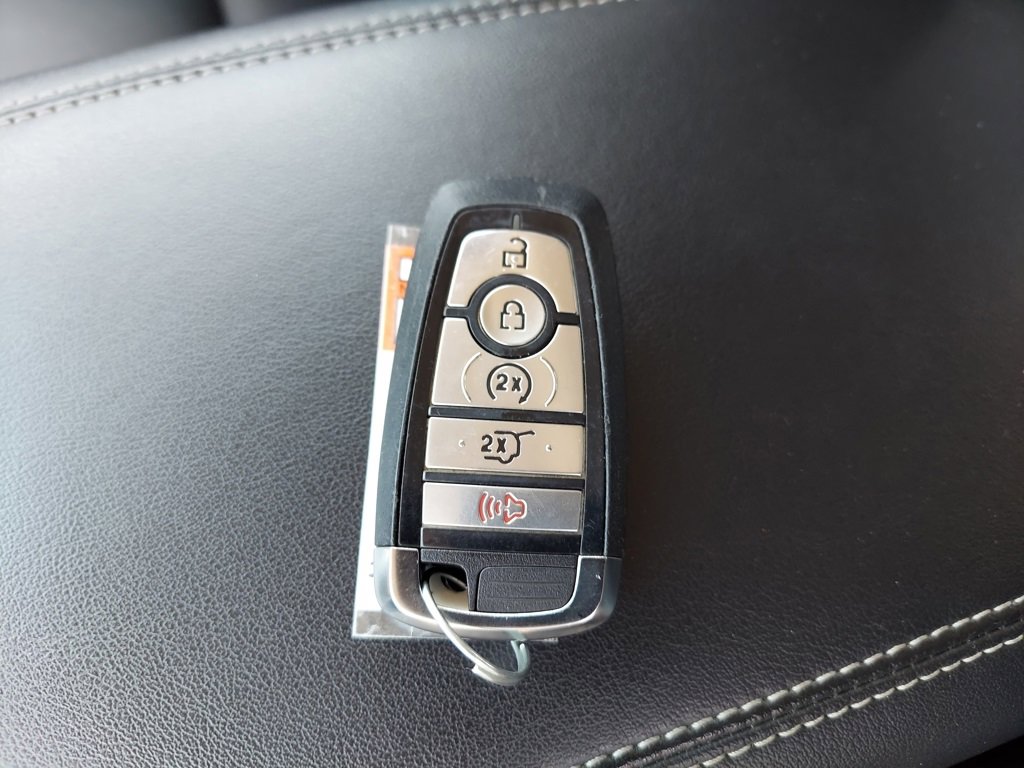 Certified 2024 Ford Edge Titanium image 7