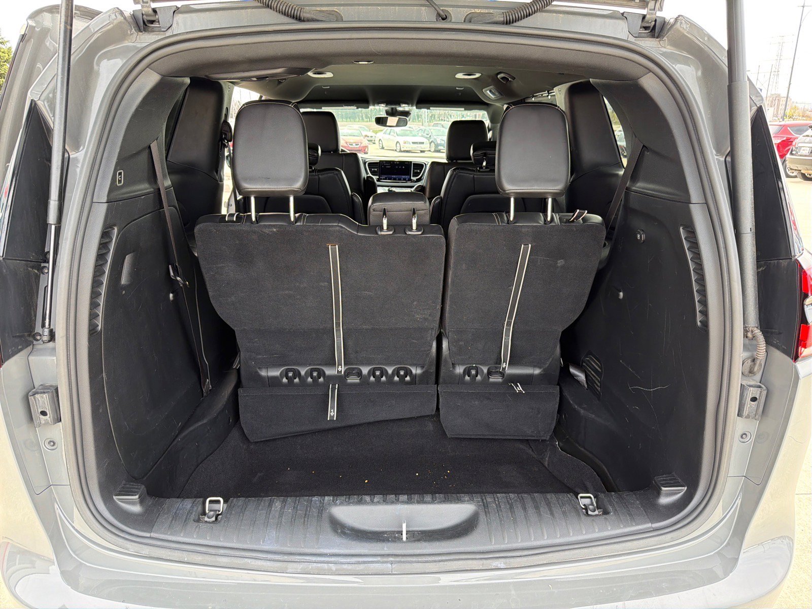 Used 2025 Chrysler Pacifica Select FWD image 22