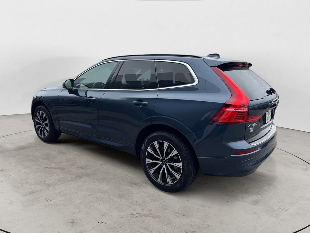 Certified 2023 Volvo XC60 B5 Core w/ Climate Package AWD/4WD image 4
