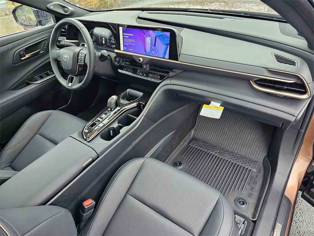 Used 2025 Toyota Crown Signia w/ Advanced Technology Package image 14
